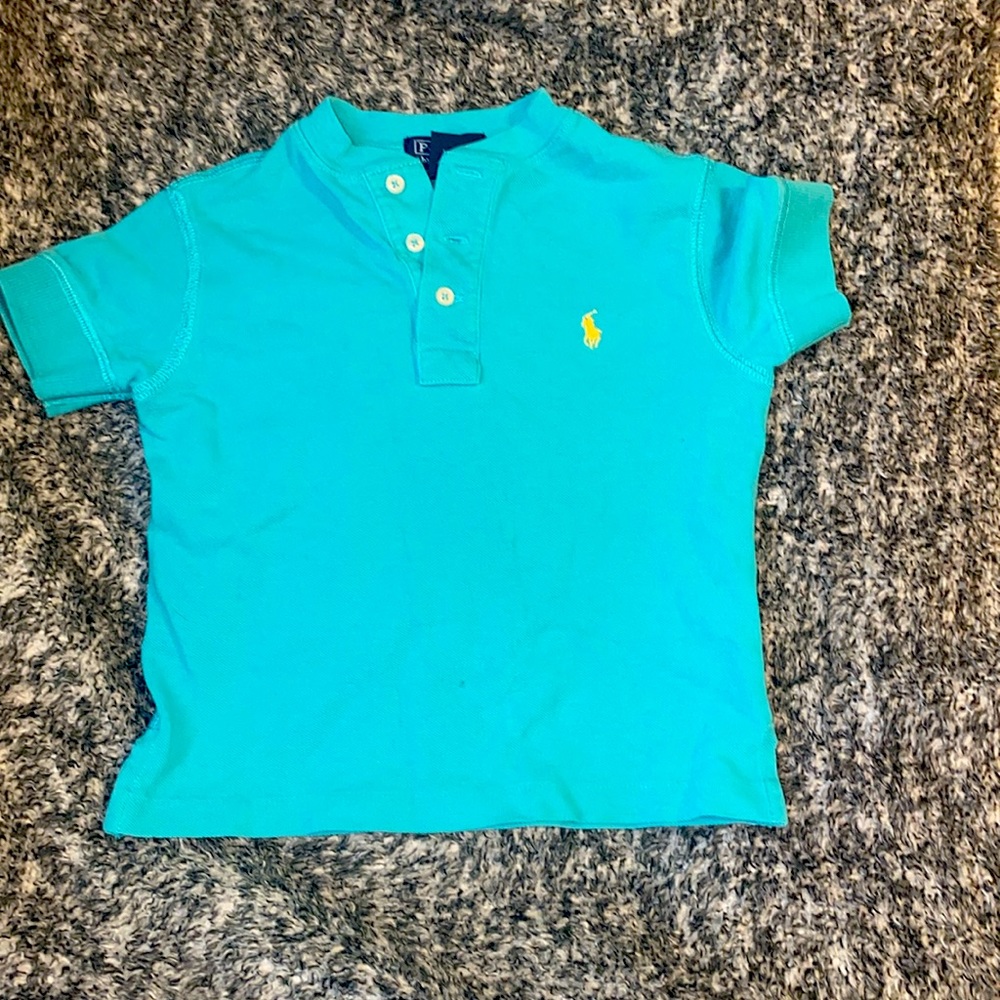 2T boys Polo collared shirt. True to size. Great condition.